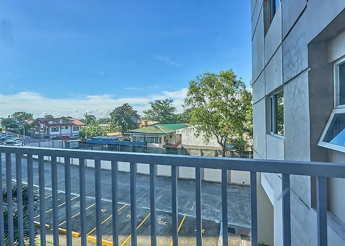 Serene Staycation Beside Sm Southmall Apartment *