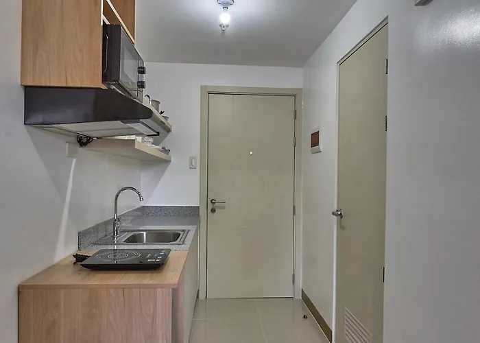 Serene Staycation Beside Sm Southmall Apartment Manila